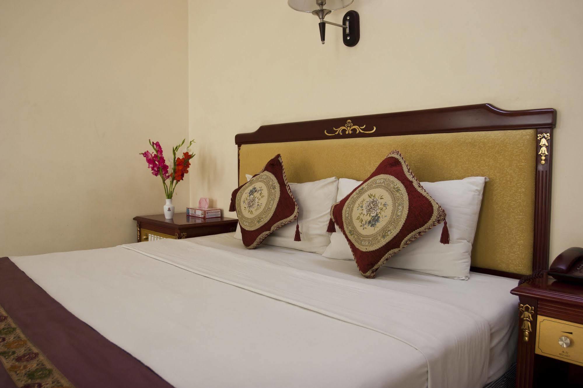 Hotel Metro International Силет Екстериор снимка